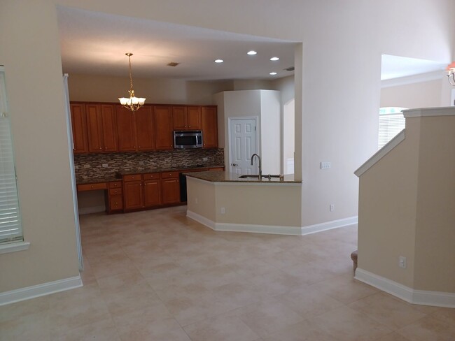 Building Photo - Gorgeous 3 BR 2 BA Lake View Rental