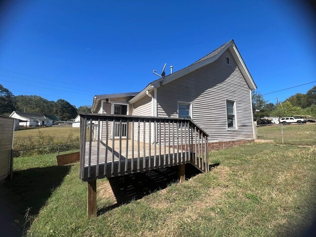 Building Photo - 24 Adger St
