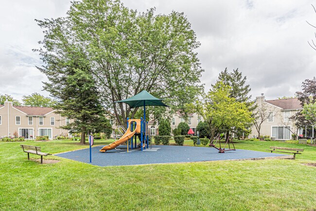 Building Photo - 1126 Regency Dr
