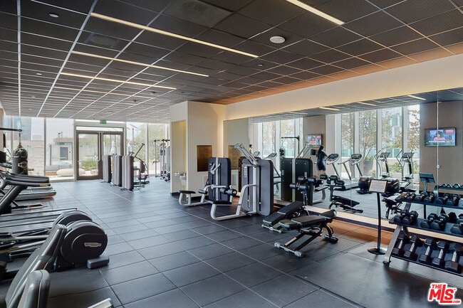 Building Photo - 889 Francisco St