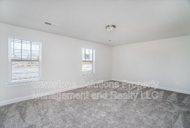Building Photo - 639 Taylor Bend
