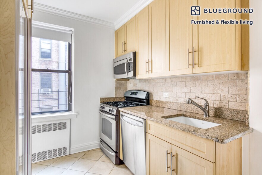Building Photo - 108 W 15th St