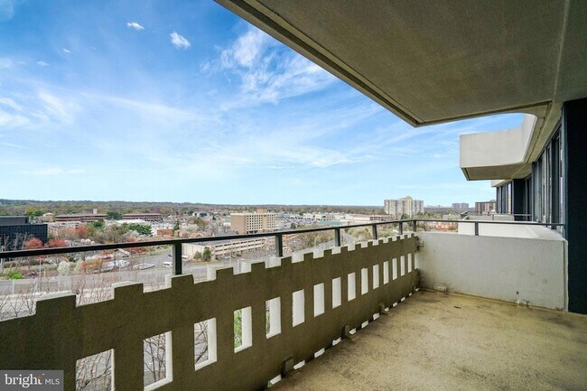 Building Photo - 6301 Stevenson Ave