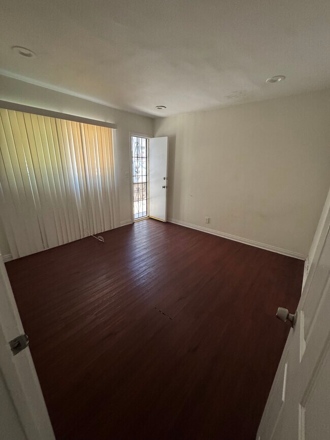 Building Photo - 10630 S Crenshaw Blvd