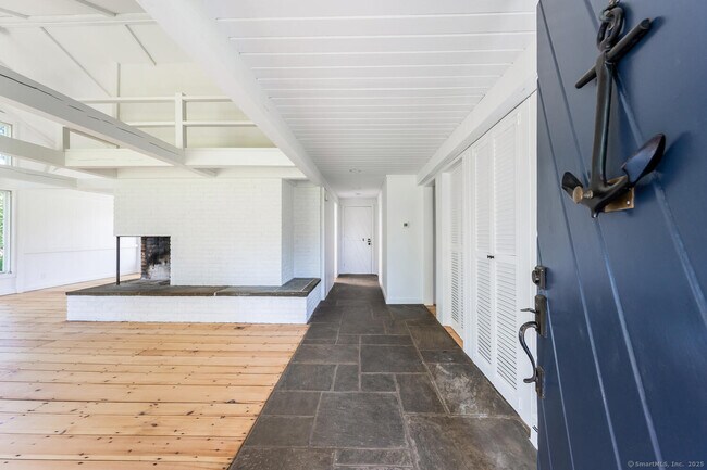 Building Photo - 16 Baywater Dr