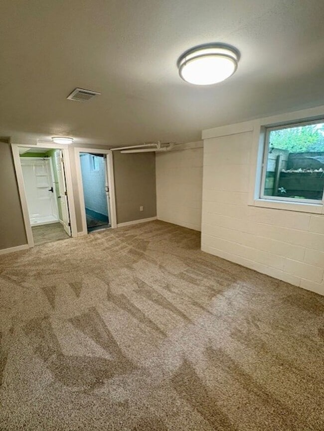 Building Photo - Charming 4-Bedroom Home in the Heart of Wi...