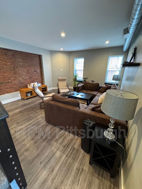 Primary Photo - 5148 Dearborn St