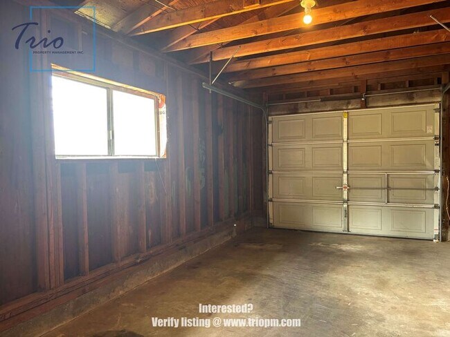 Building Photo - 490 Macy St