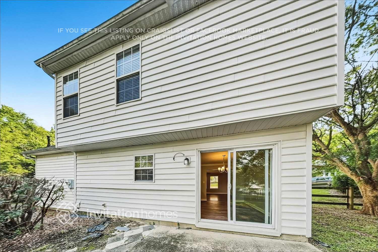 Building Photo - 410 Queens Dr SW
