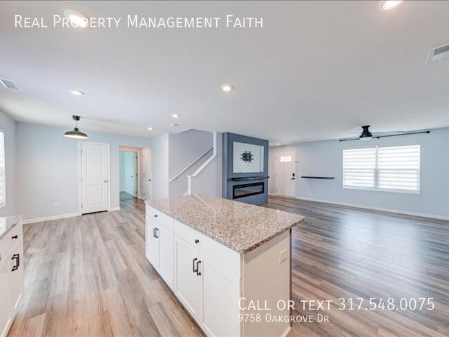 Building Photo - 9758 Oak Grove Dr