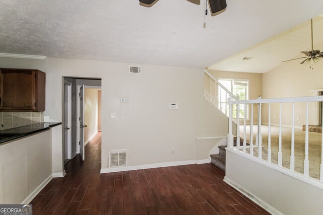 Building Photo - 4799 Wyndam Dr