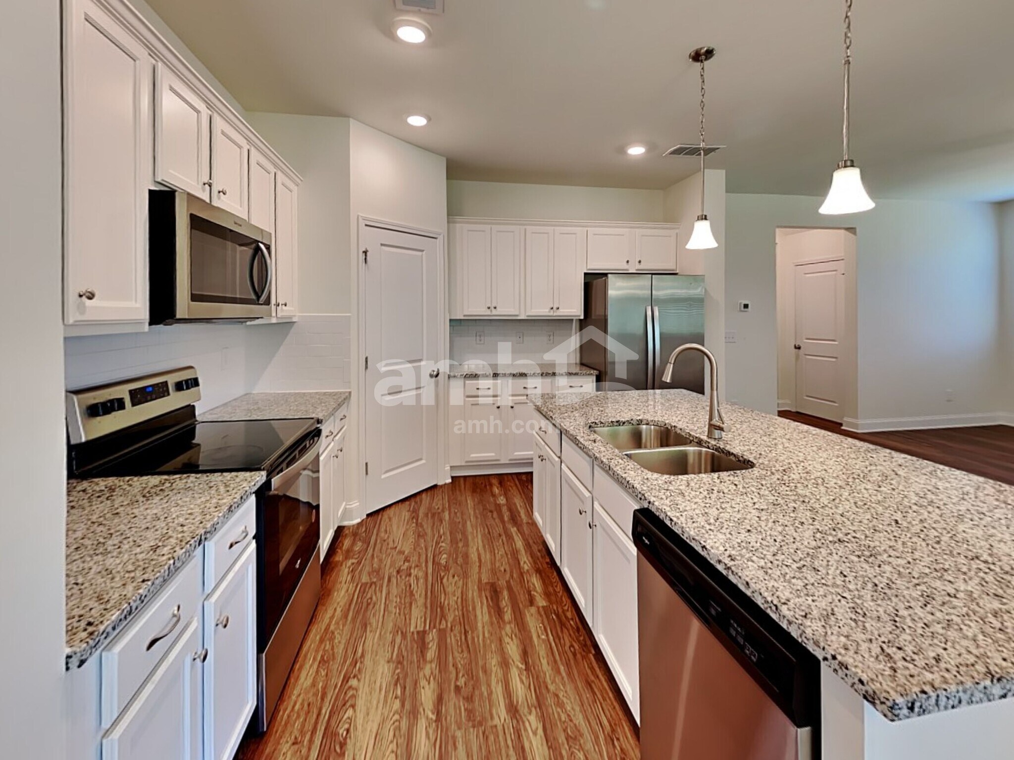Building Photo - 598 Slew Dr