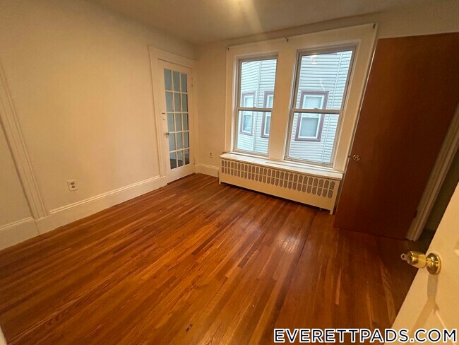 Building Photo - 42 Mansfield St