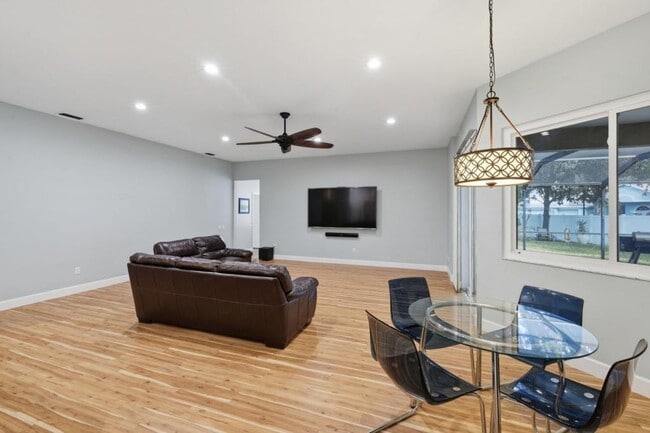 Building Photo - 8210 Prairie Ridge Way