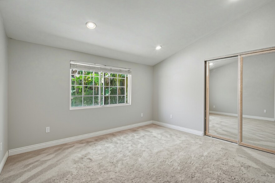 Building Photo - 5706 Comanche Ave