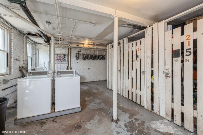 Building Photo - 56 Forest Ave