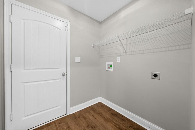 Building Photo - 1725 Rains Rd