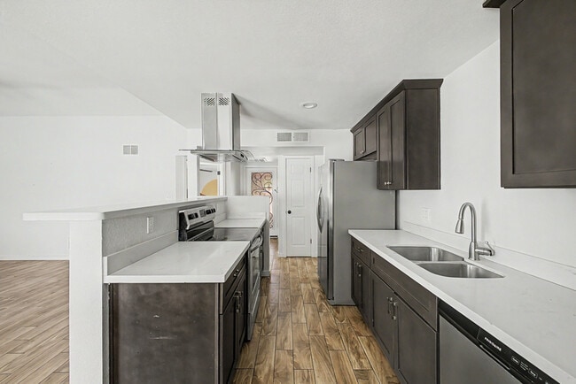 Building Photo - 13608 N 41st Pl