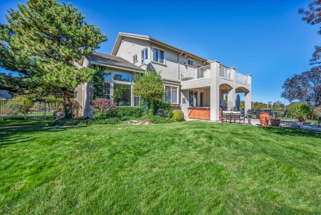 Building Photo - 1520 Taos Ln