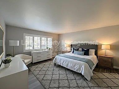 Building Photo - 345 N Melrose Dr