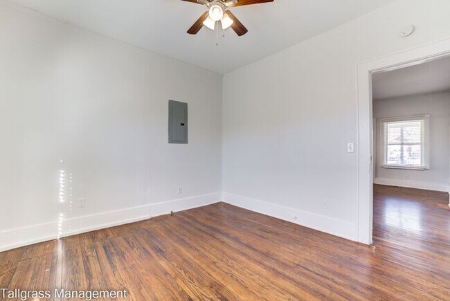 Building Photo - Charming 3/1 Near TU! Make this your new home!