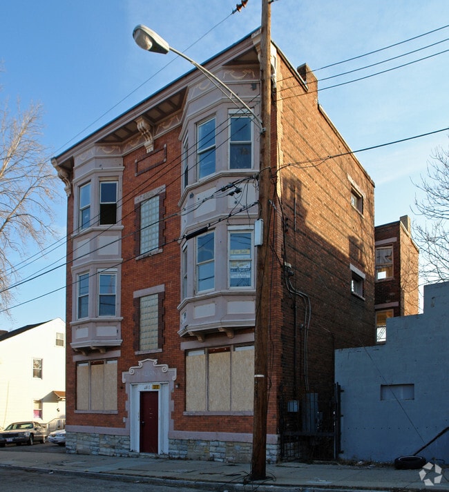 Primary Photo - 2504 Chatham St