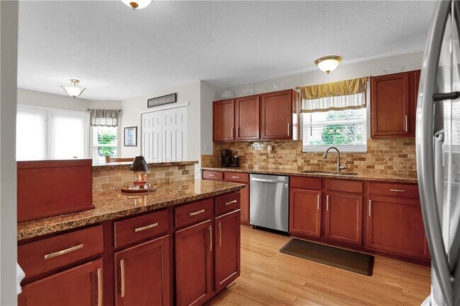Building Photo - 7803 Edgemanor Ct