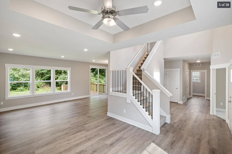 Building Photo - 5453 W Heathwood Dr SE