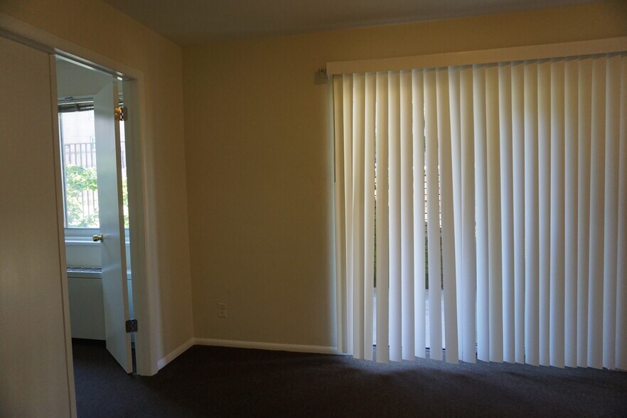 Building Photo - 4330 Hartwick road