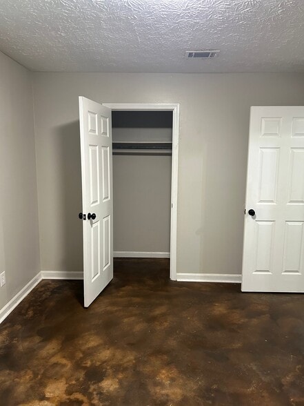 Building Photo - 134 Ashmore Ct