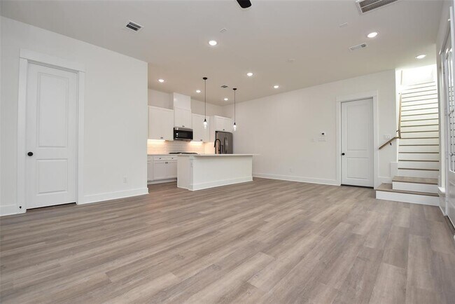 Building Photo - 4611 Lavatera St