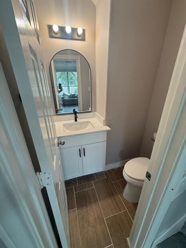 Building Photo - 10366 Panther Point Dr