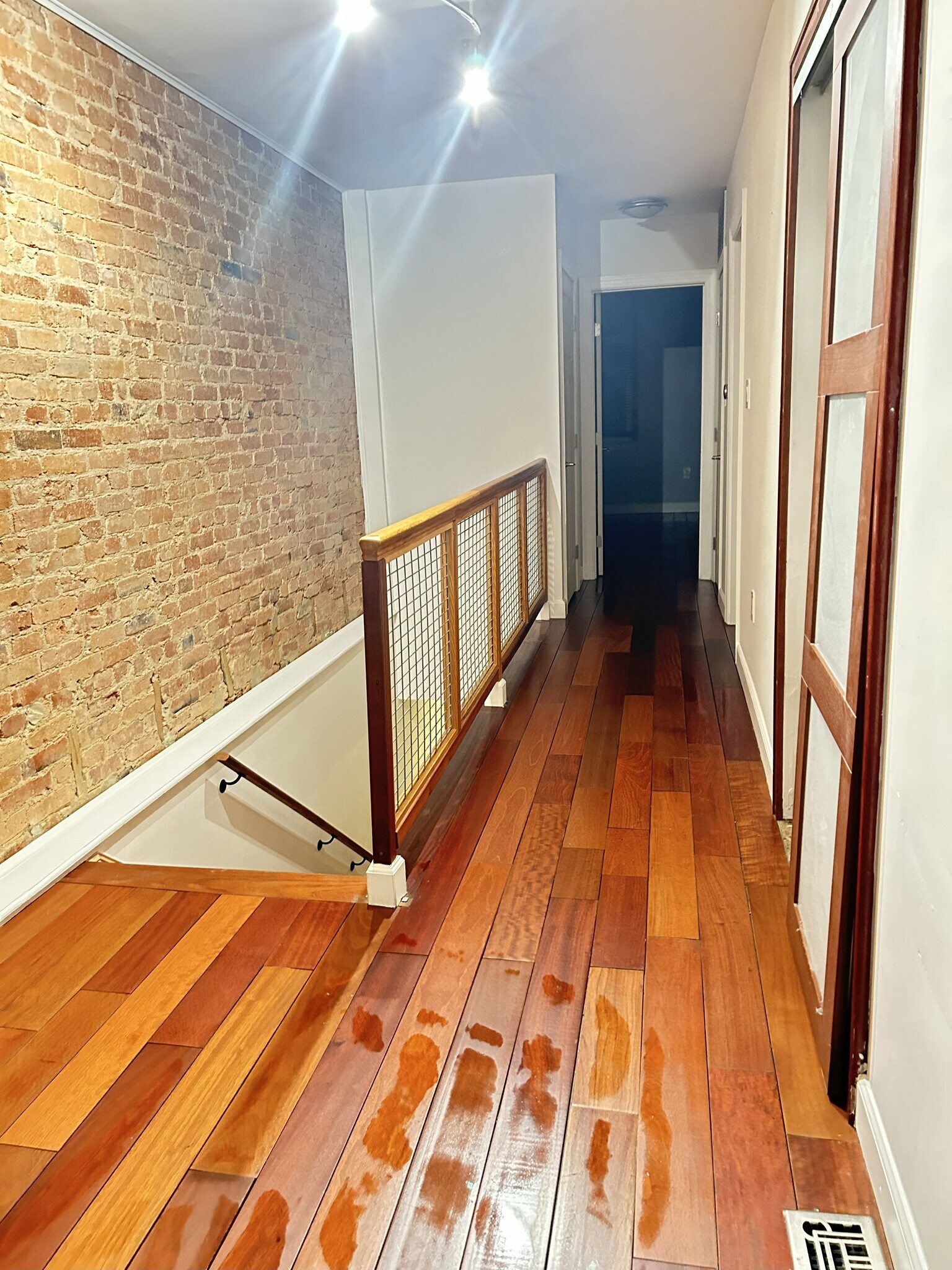 Building Photo - 118 Bates St NW