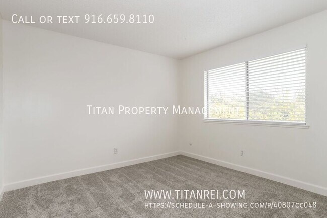 Building Photo - 770 Carro Dr