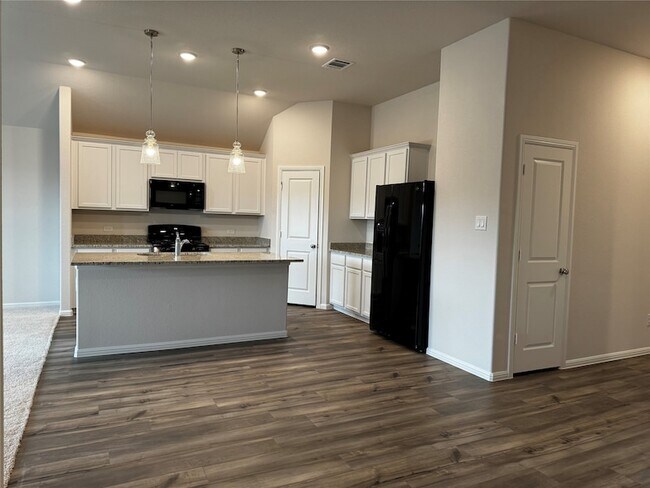 Building Photo - 2620 Rambling Rd