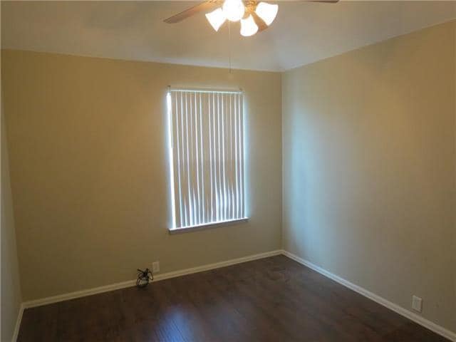 Building Photo - 633 Blue Sky Dr