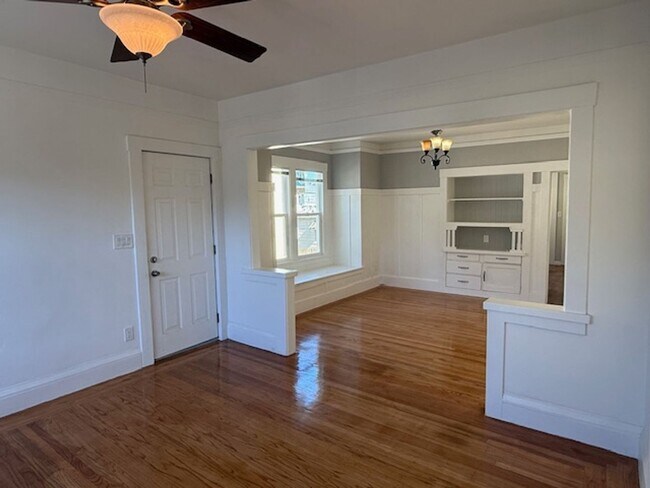 Building Photo - 513 2nd Ave