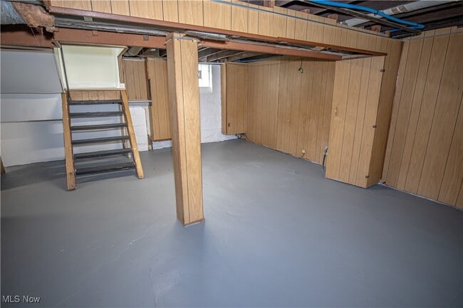 Building Photo - 3219 W 86th St