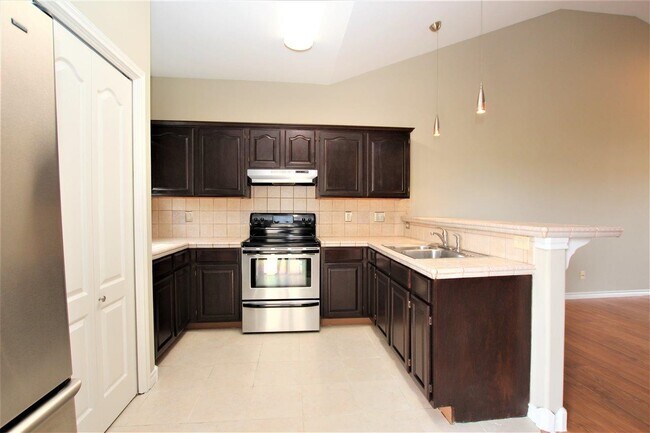 Building Photo - 9811 Sterling Loop