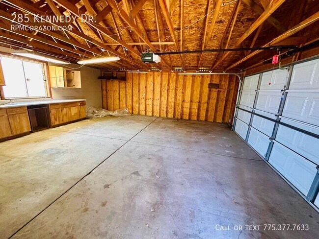 Building Photo - 285 Kennedy Dr