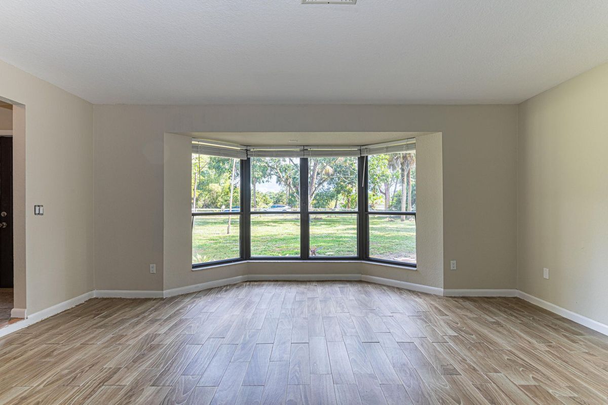 Building Photo - 169 Armadillo Way