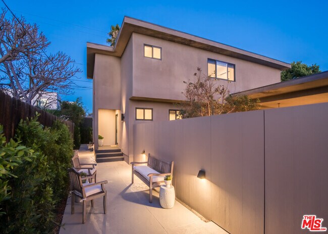 Building Photo - 502 Huntley Dr