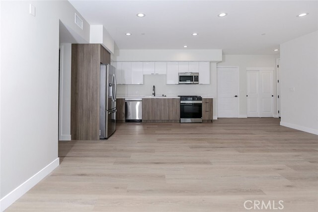 Building Photo - 10218 Fernglen Ave