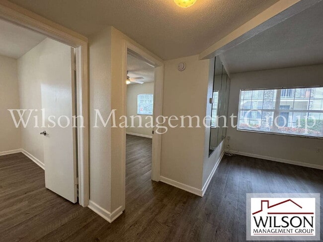 Building Photo - 210 E Yale St