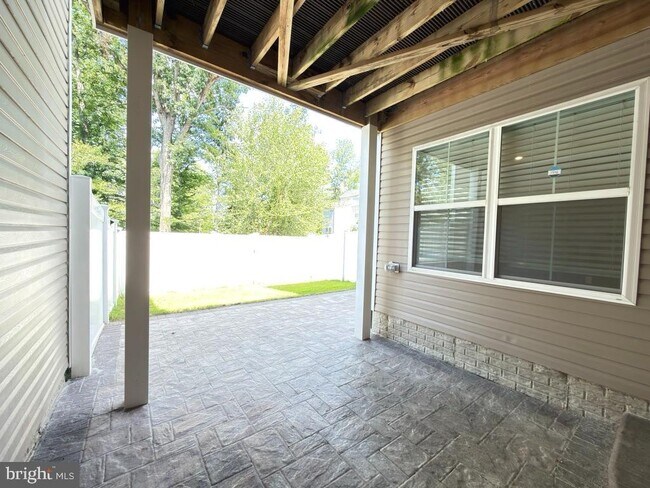 Building Photo - 2512 Buckthorn Dr