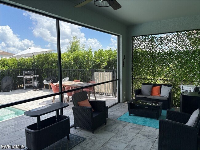 Building Photo - 2458 Orchard St