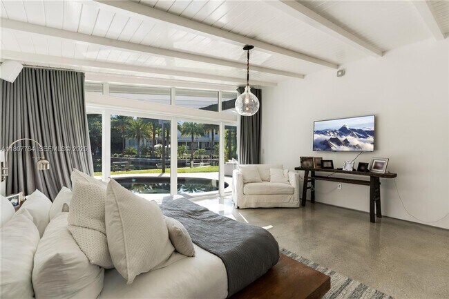 Building Photo - 270 Island Dr