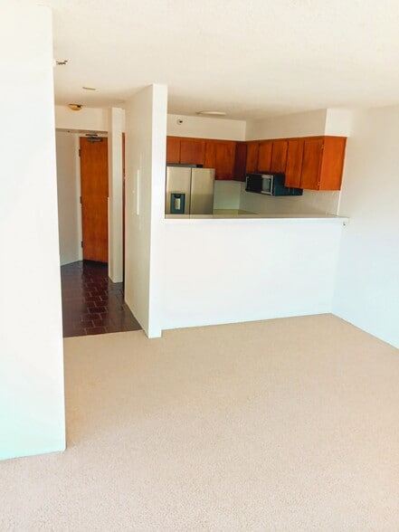 Building Photo - 930 Kaheka St