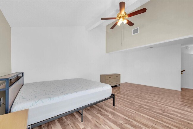 Building Photo - Gated Waterfront Community  1-Bedroom 1.5 ...