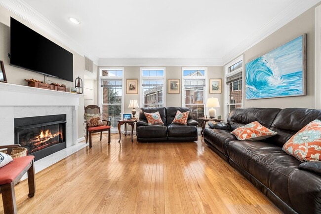 Building Photo - 4620 Knight Pl